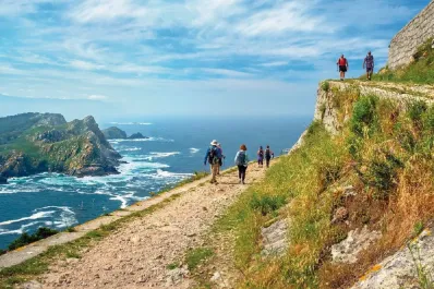 El éxito del Camino de Santiago desborda Sarria: vecinos reclaman medidas contra la saturación