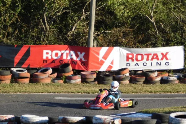 De llevar a su sobrino a la pista a ganar la primera carrera en su debut: la historia de Carolina Lizárraga, la Colapinto tucumana