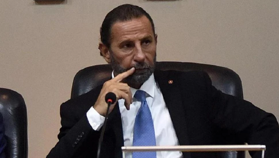 Taxis vs. plataformas de transporte: “O tributan todos o no tributa nadie”, dijo Juri