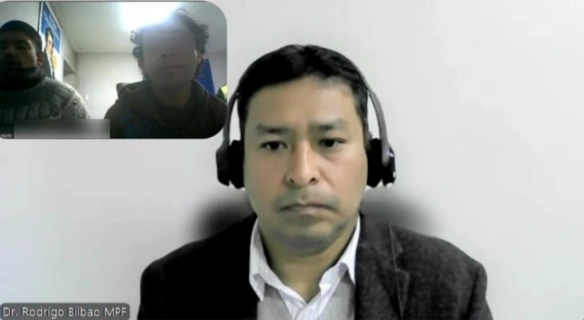 Robaron la batería de una camioneta y fueron detenidos a pocas cuadras