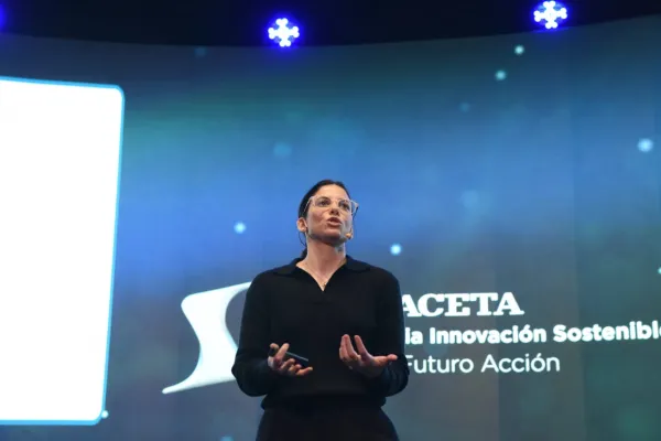 Sofía Contreras motivó al auditorio de Experiencia Innovación Sostenible y aconsejó: cinco tips para lograr tus metas