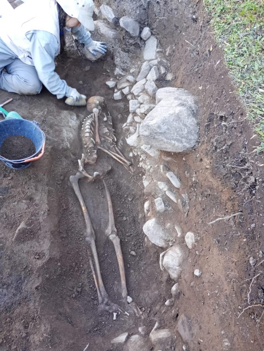 HALLAZGO ANCESTRAL. Restos óseos humanos, se estima que pertenecen a una persona que vivió ente los siglos II a.C y IX d.C.