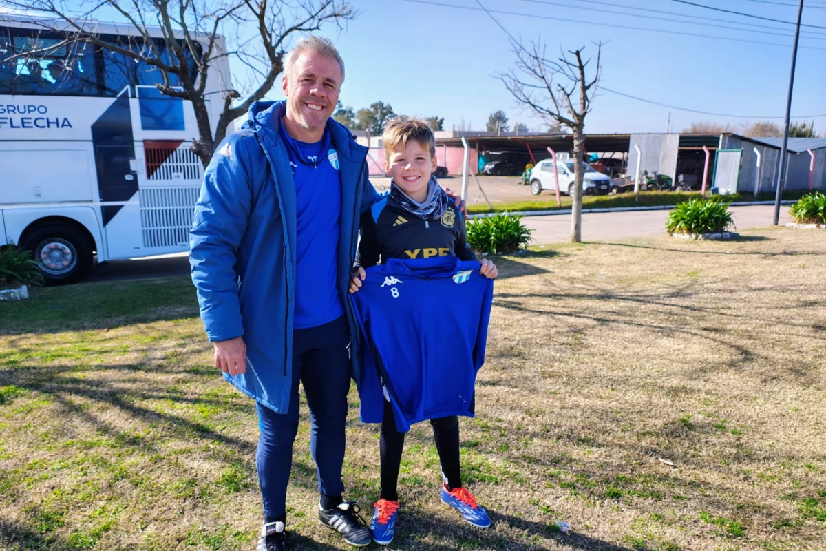 Lucas Pusineri recibió la visita de su sobrino.