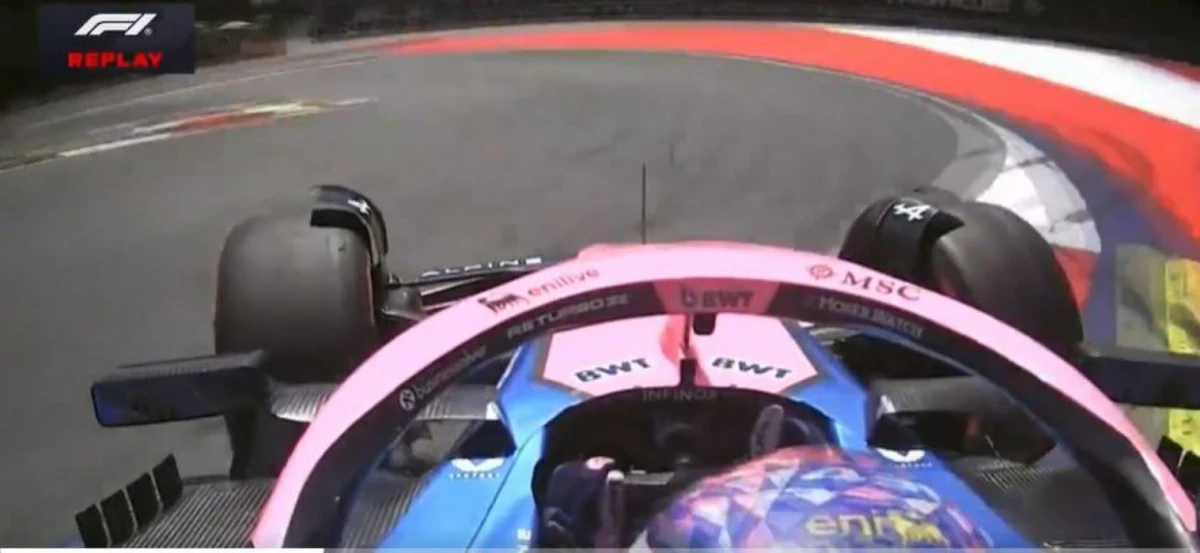 A CONTRAMANO. Colapinto quedó en sentido contrario tras el medio giro.