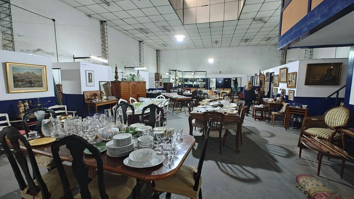 DISTINTOS OBJETOS. Más de 2.500 antigüedades y obras de arte de creadores destacados conforman la oferta de la Fundación de Albergues Infantiles.