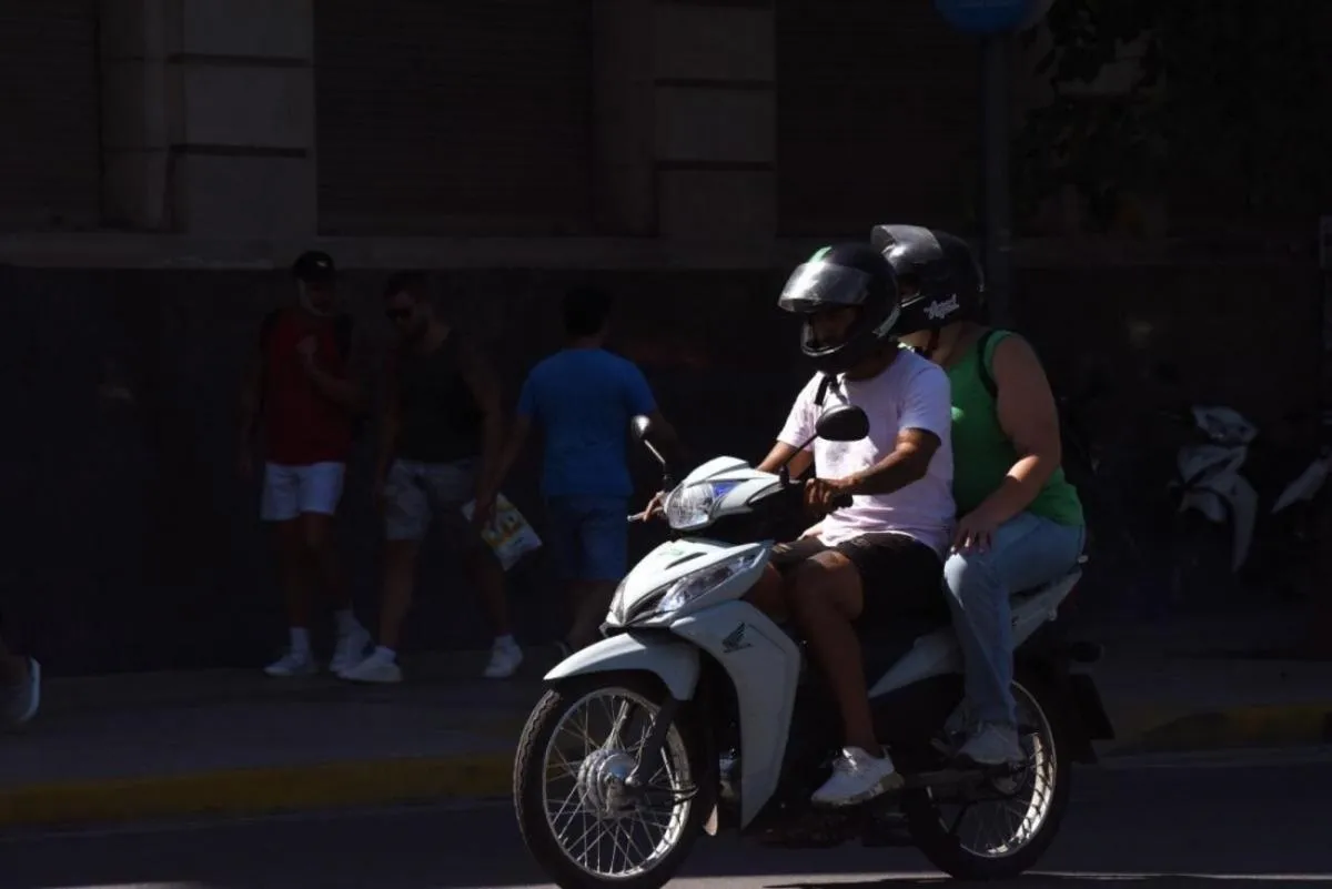 La seguridad del pasajero conduce el debate por las “moto taxis”