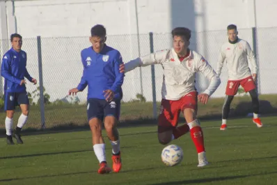 Atlético Tucumán terminó la pretemporada con un empate y una victoria ente Huracán