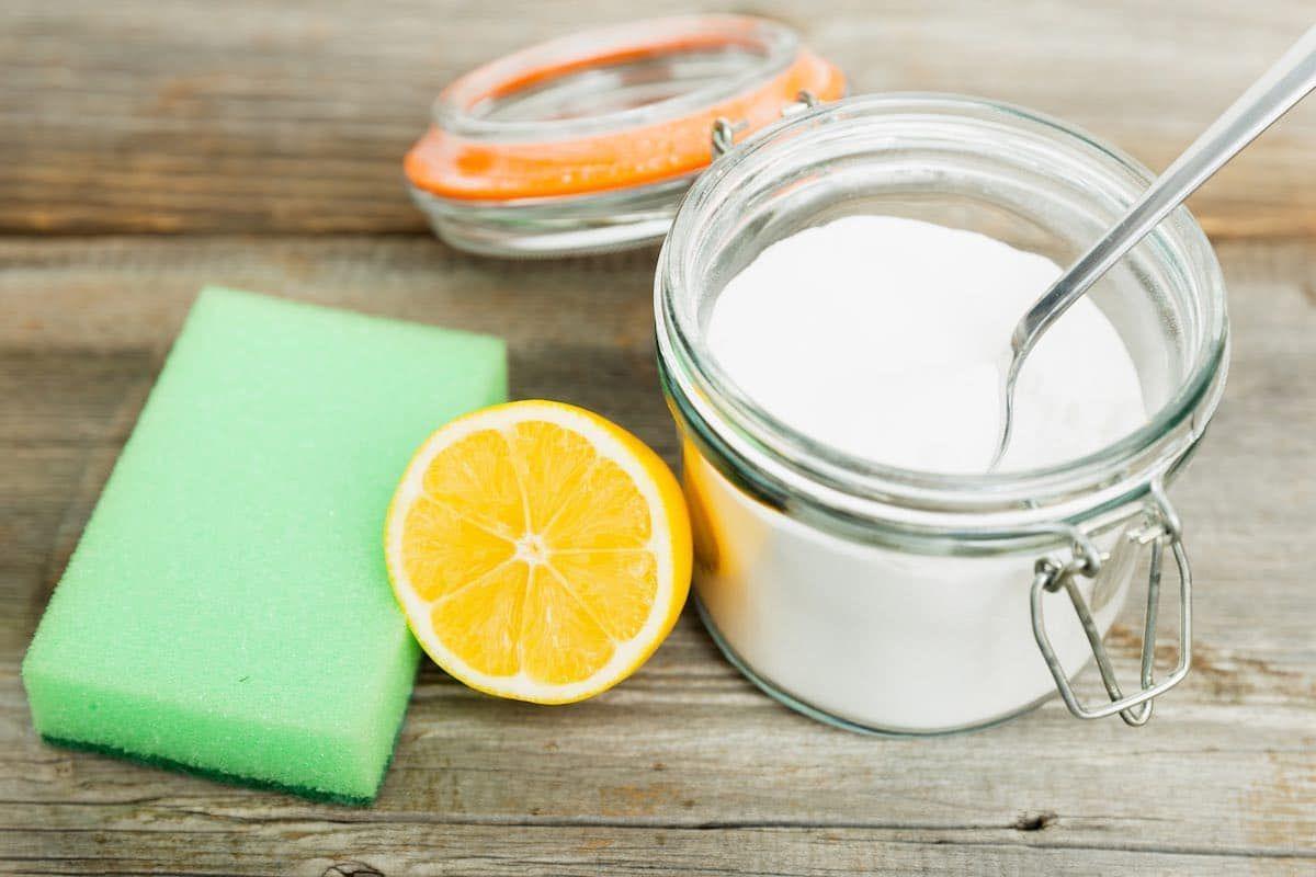 Truco casero: el poder del bicarbonato y el vinagre para neutralizar los olores del baño sin químicos