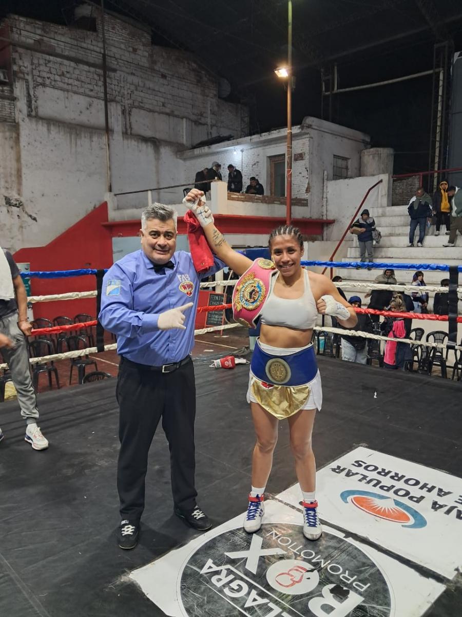 La Turquita Manzur cumplió con los pronósticos y noqueó