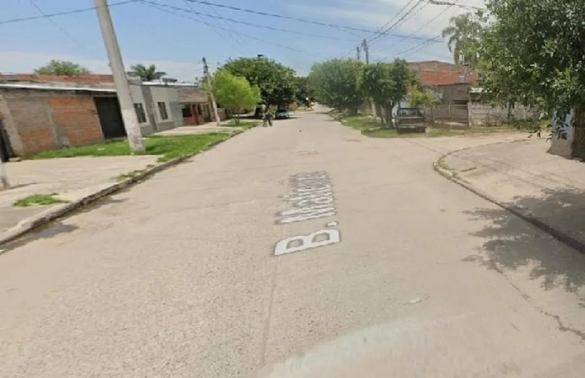 Amenazó a una vecina, le destrozó el auto con una masa y terminó en un calabozo