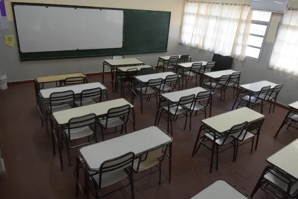 Tucumán suspende las clases por la ola de frío polar: la medida alcanza a escuelas públicas y privadas
