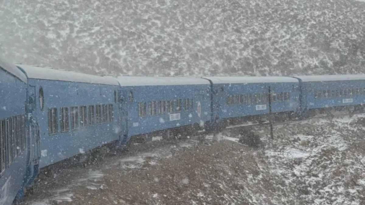 Postal inolvidable: el Tren a las Nubes recorrió los Andes cubiertos de nieve tras diez años