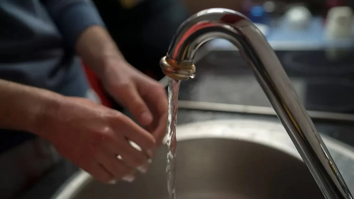 Cortes de agua de hasta 12 horas afectarán a dos comunas de la Región Metropolitana