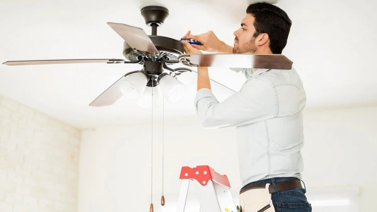 El truco para no pasar calor en verano: hacia qué lado debe girar tu ventilador para refrescar mejor