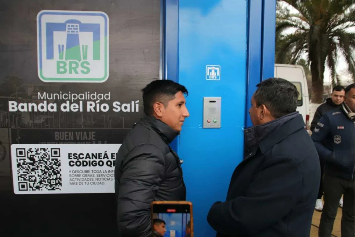 Instalan paradas de colectivos inteligentes en Banda del Río Salí