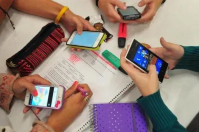 Proponen incluir formación obligatoria sobre redes sociales en las escuelas de todo el país