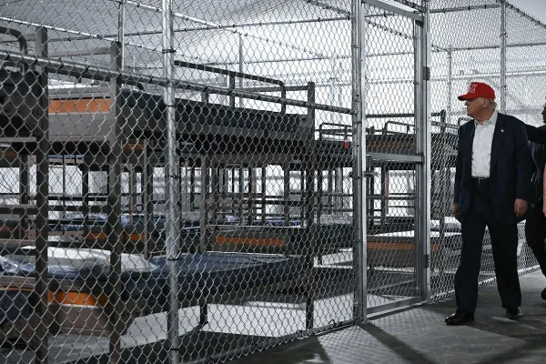 Trump abrió Alligator Alcatraz, la prisión para migrantes