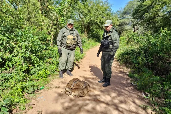 Intentaba cruzar la frontera con una mochila cargada con 18 kilos de cocaína