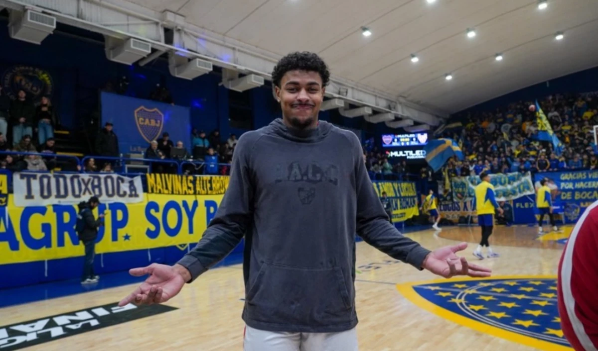 Increíble demora en la final de la Liga Nacional de básquet: un jugador de Instituto rompió un tablero en la entrada en calor