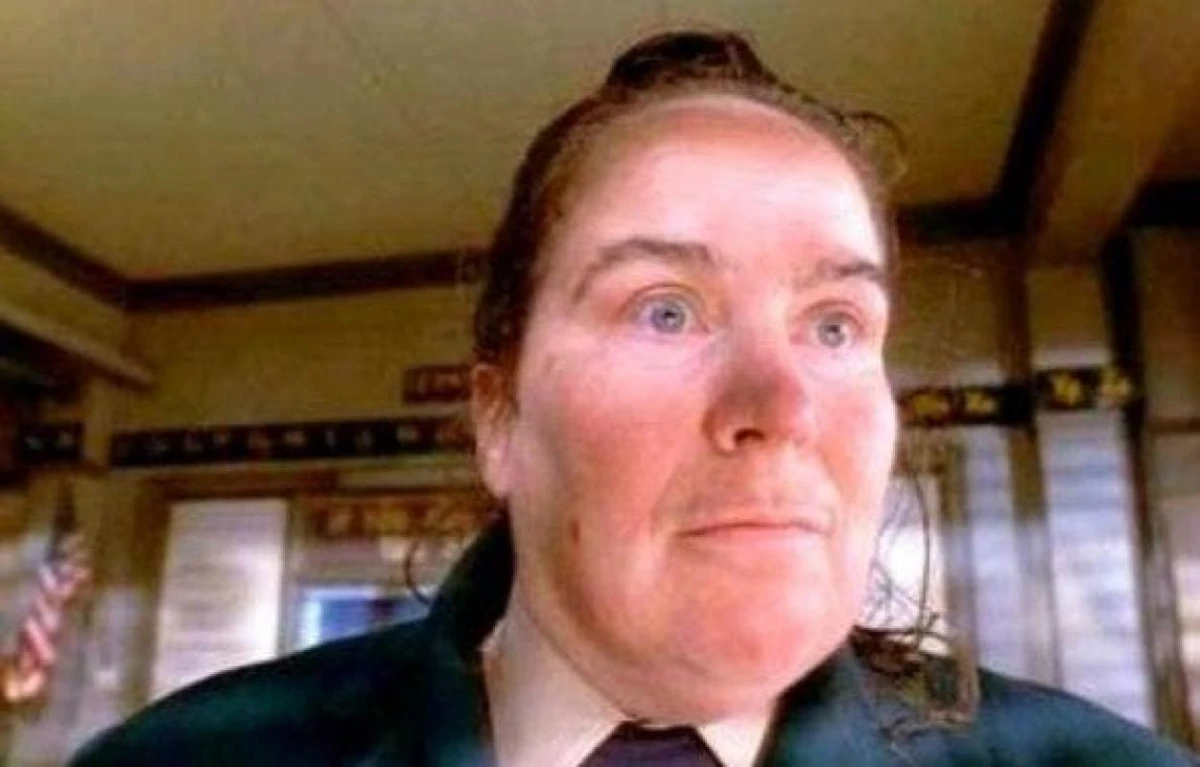 A casi 30 años del estreno de Matilda, así está hoy la actriz que dio vida a Tronchatoro