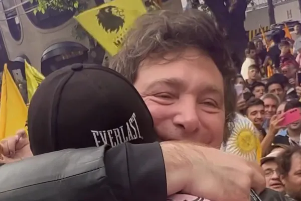 Por séptimo mes consecutivo, los jóvenes son el grupo que más respalda al presidente Milei