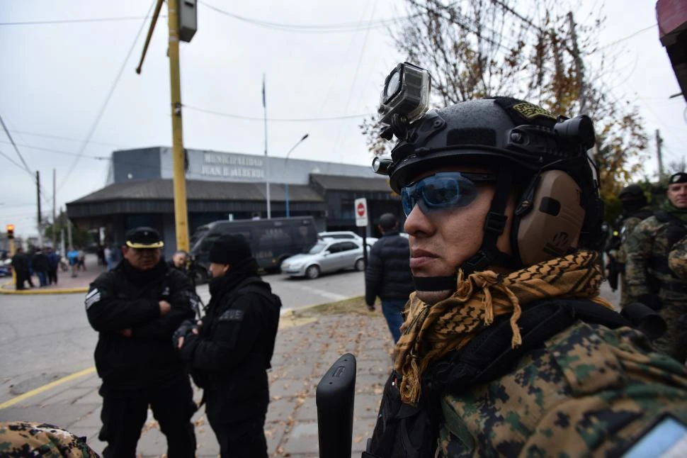UNA CIUDAD CONVULSIONADA. Pasan los días y los habitantes de Alberdi no terminan de sorprenderse con las implicancias del caso.