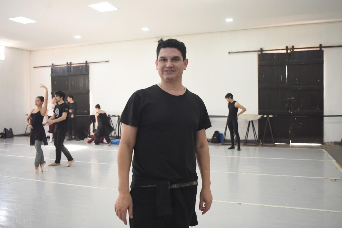 CABEZA. Ángel Gómez es el director del elenco del Ballet Estable de la provincia. 