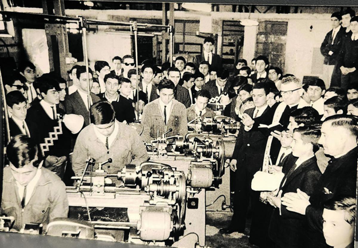 Hojeando el archivo de LA GACETA