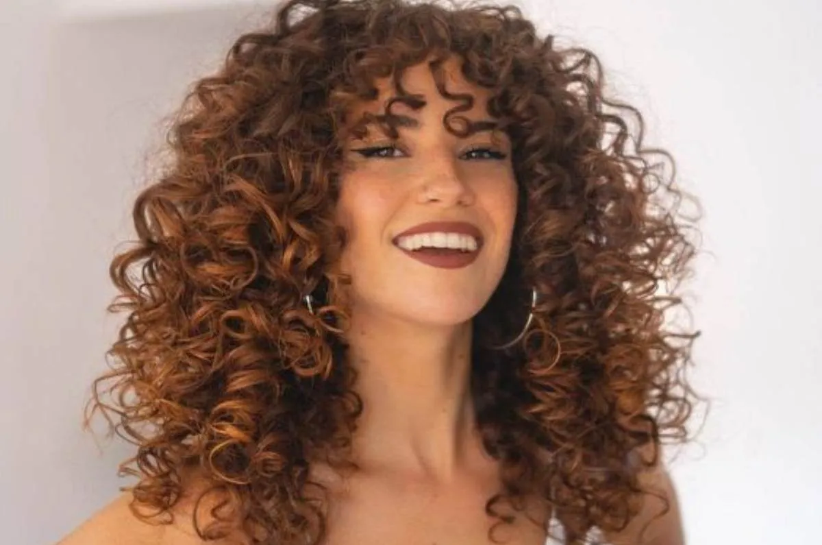 El truco para tener rizos definidos como si hubieses ido a la peluquería