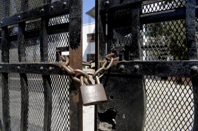 Aulas cerradas, el anticipo de la tragedia que nos espera