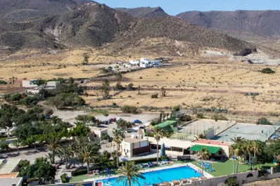 España: el camping Los Escullos busca personal para la temporada alta