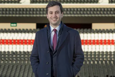 El secretario general de River salió al cruce y le respondió a Milito por la compra de Salas