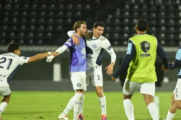 El campeón estrenó su estrella de la peor manera: perdió y quedó eliminado de la Copa Argentina
