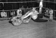 Recuerdos fotográficos: pelea de catch en el Tucumán de los 50