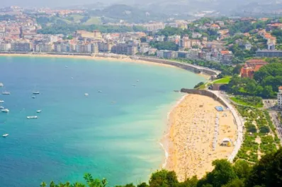 Ondarreta, la playa vasca que enamoró a Bruce Springsteen y conquista cada verano