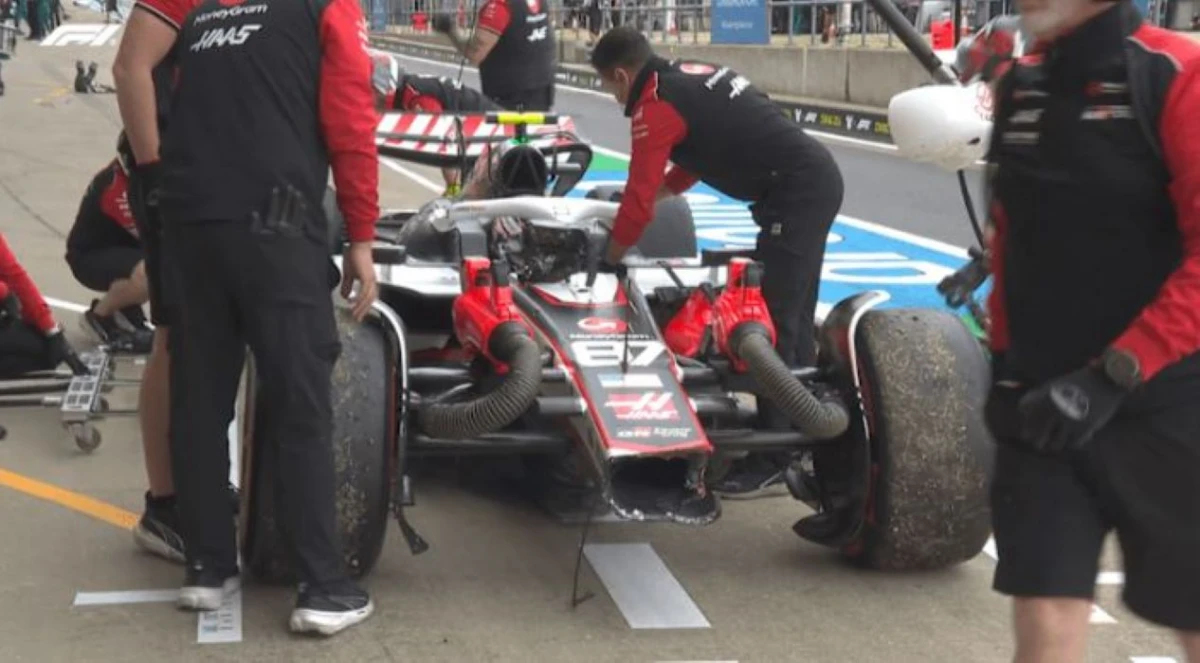 DAÑO. Aparentemente, el auto de Bearman llegará a ser reparado para la clasificación.
