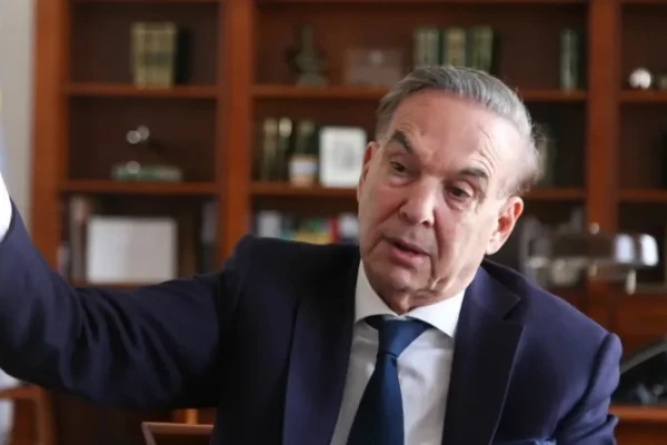 Pichetto advirtió que “la industria nacional está en riesgo” y pidió al Gobierno “proteger el trabajo ya”