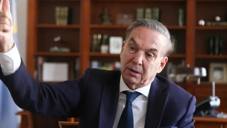 CRÍTICA. Pichetto dice que el fallo profundiza la crisis política del país.