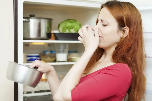 Cómo es el truco fácil que mantiene la cocina sin malos olores