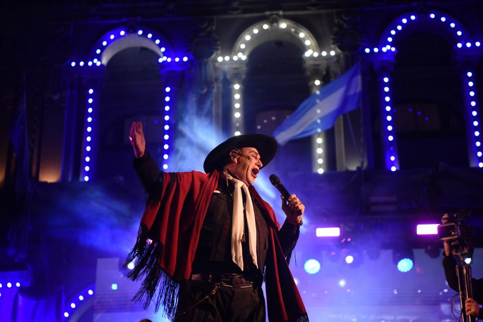 Milei viaja a Tucumán con su gabinete: expectativa por la presencia de Villarruel