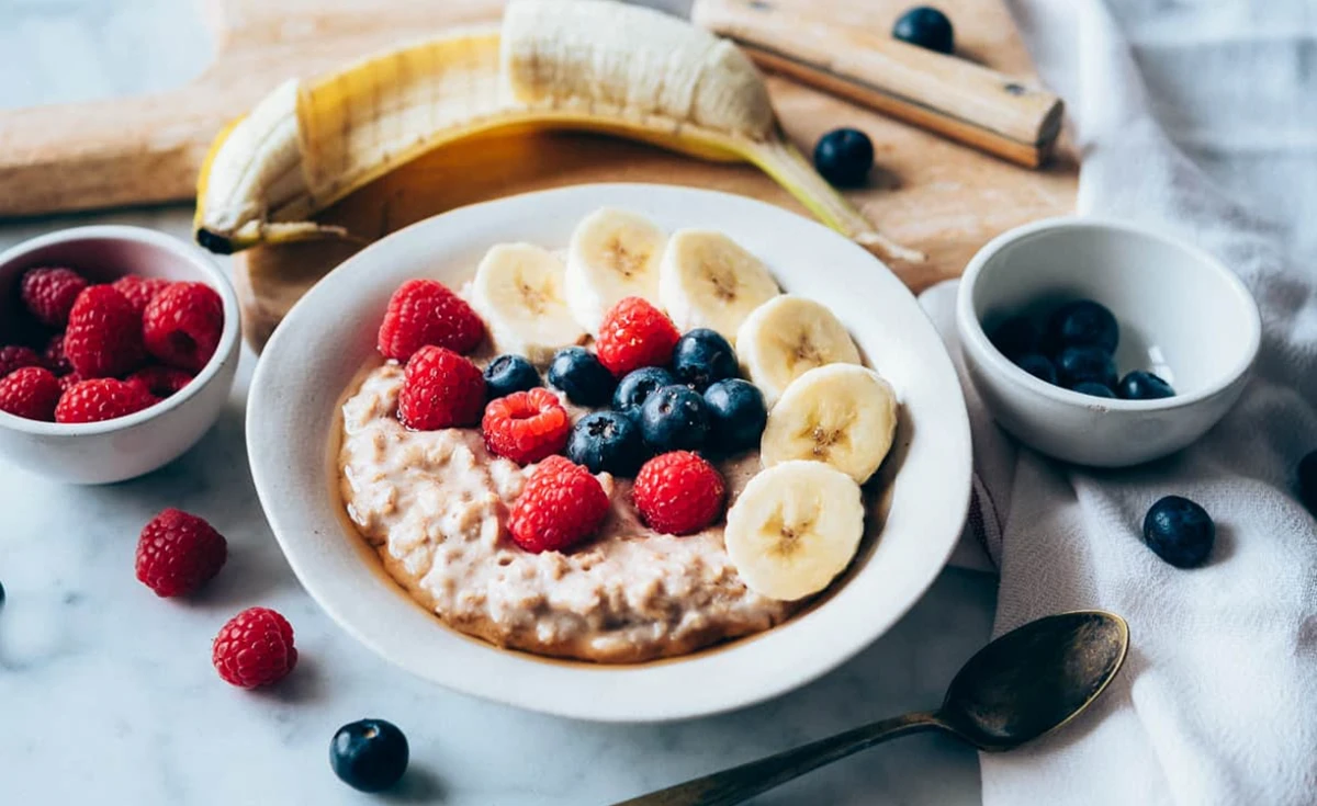 Cómo comer avena para bajar de peso: recetas, horarios y cantidades