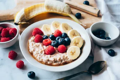 Cómo comer avena para bajar de peso: recetas, horarios y cantidades