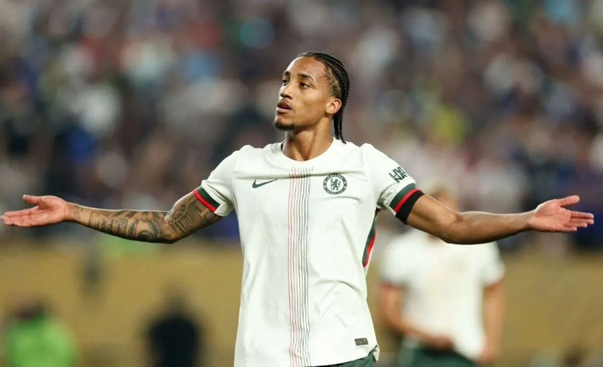 FUTURO. El brasileño en su segundo partido oficial en su nuevo equipo marcó un gol fundamental.