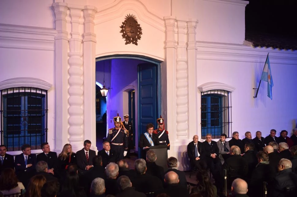 ¿La luna tucumana ya no le sonríe a Milei?