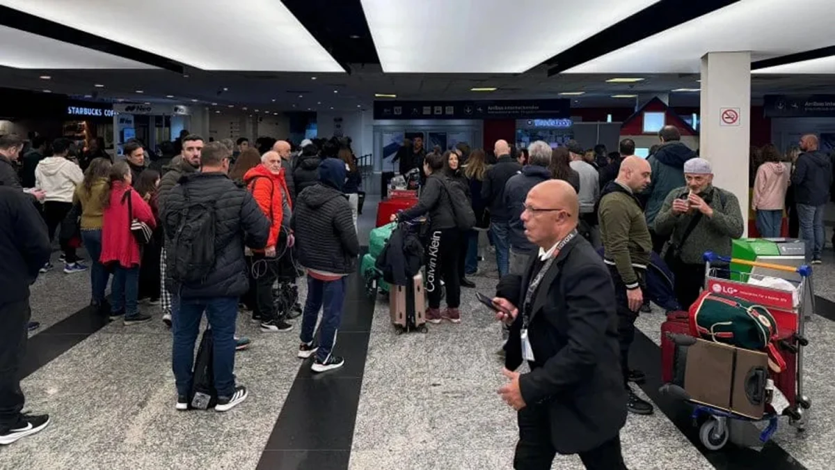 Leandro Paredes llegó a Argentina.