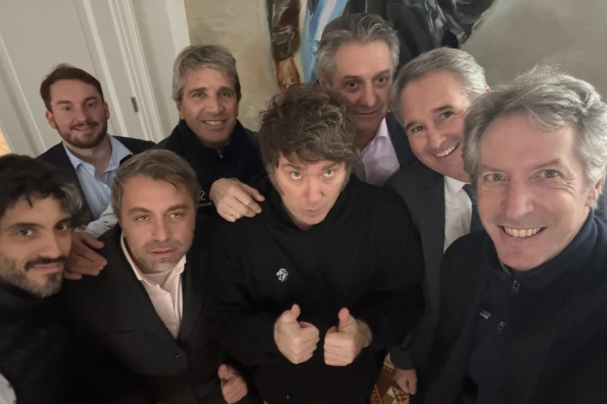 EN LAS REDES. La imagen que Caputo compartió en X junto a Milei.