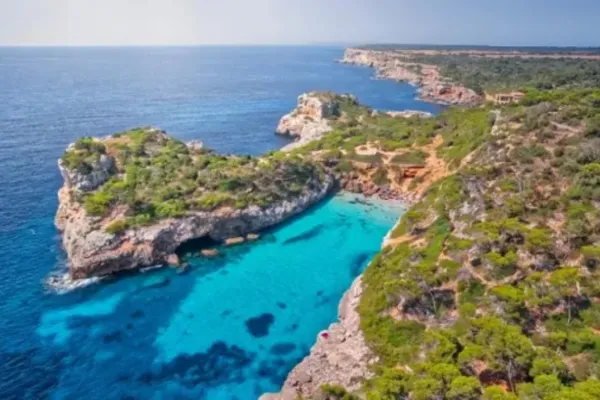 La IA elige la playa más bonita de Mallorca: una joya escondida entre acantilados