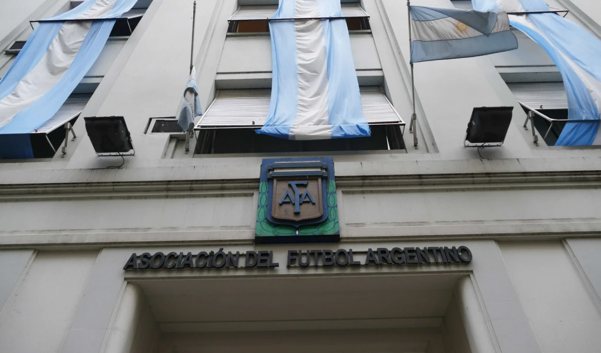 La AFA decidió extender el cierre del mercado de pases en el fútbol argentino