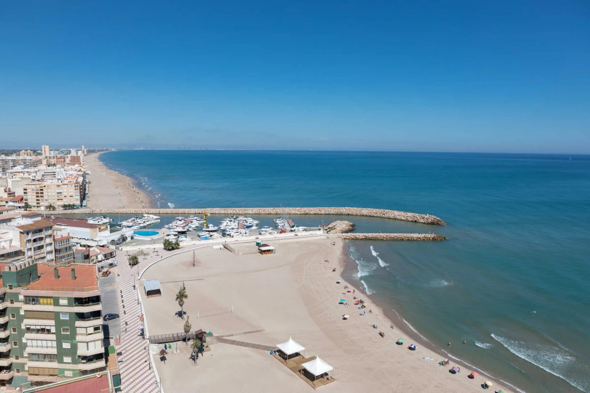 Prohíben el baño en cinco playas de Valencia y Alicante por contaminación del agua