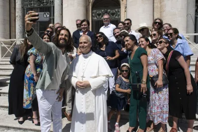 El elenco de The Chosen se reunió con el Papa León XIV en el Vaticano
